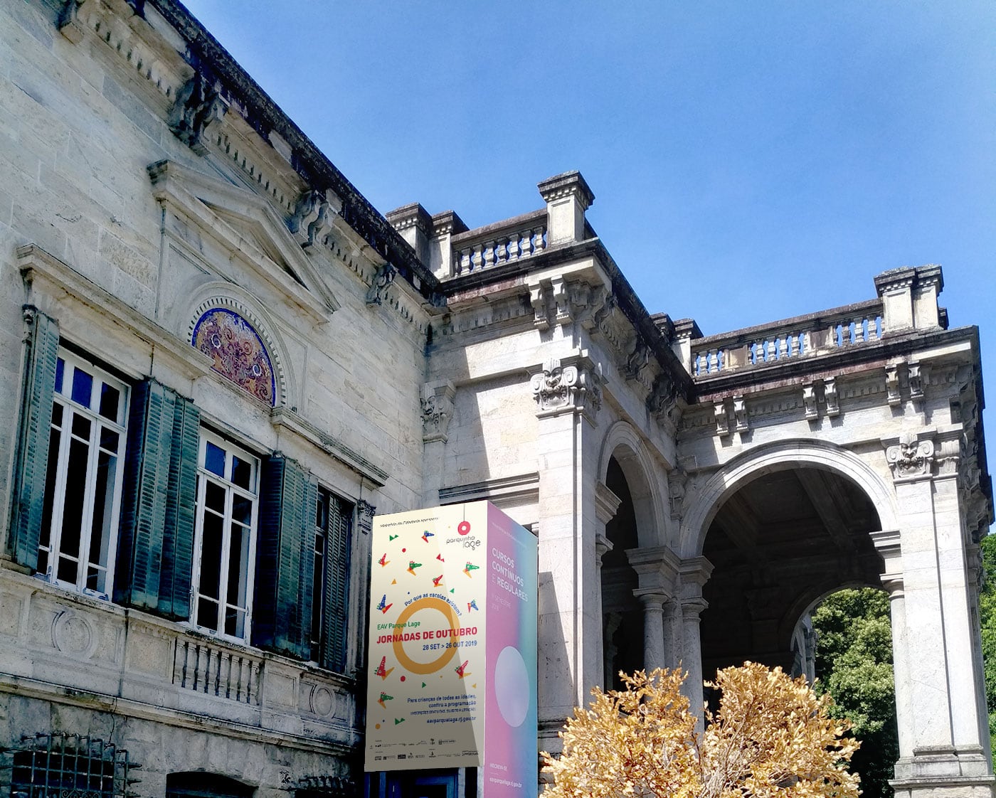 Voal na entrada do palacete - Jornadas de Outubro 2019